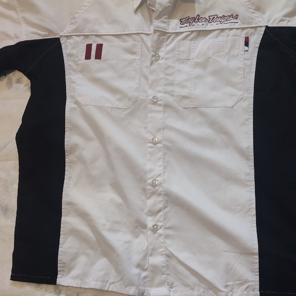 White and Black Short Sleeve Shirt - Picture 5 of 8